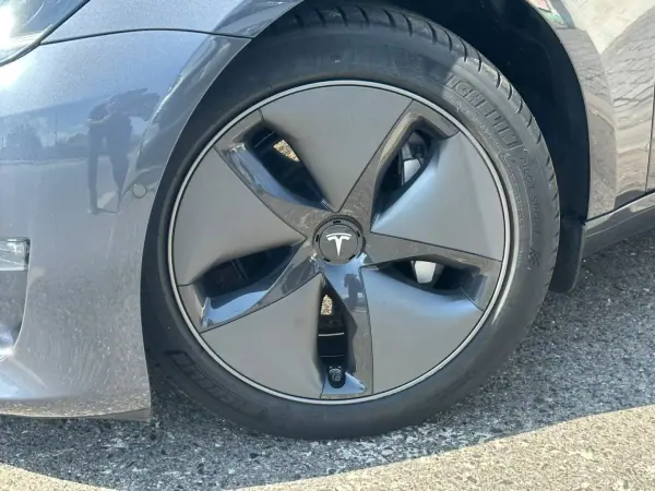 Tesla Model 3 2020 - 33900 EUR, 48971 km - 48971km - foto 4 de 31