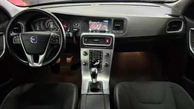 Volvo V60 Cross Country 2016 - 18180 EUR, 138731 km - AUTO.MOTO.pt - 138731km - foto 16 de 54