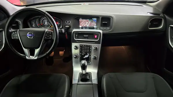 Volvo V60 Cross Country 2016 - 18180 EUR, 138731 km - AUTO.MOTO.pt - 138731km - foto 16 de 54