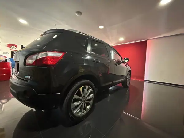 Nissan Qashqai 2011 - 7500 EUR, 218470 km - AUTO.MOTO.pt - 218470km - foto 6 de 20