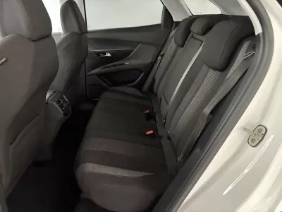 Peugeot 3008 2018 - 14490 EUR, 105034 km - AUTO.MOTO.pt - 105034km - foto 9 de 13
