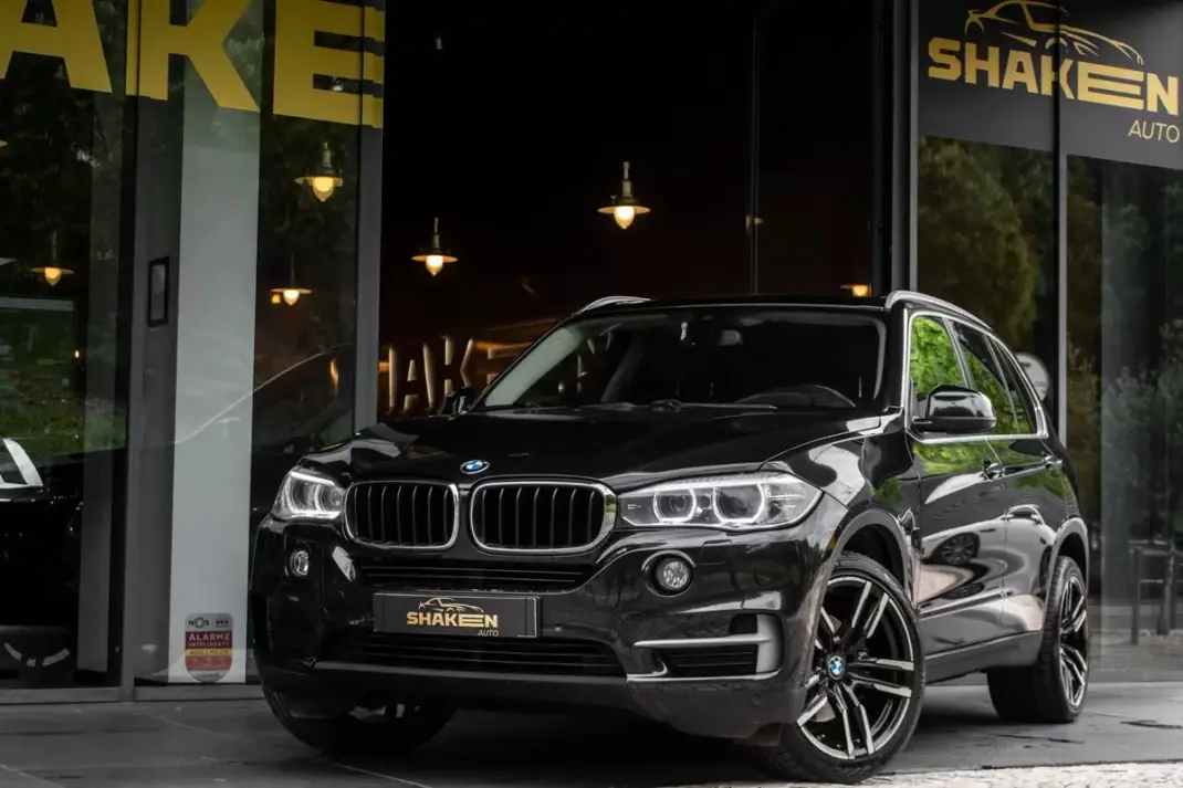 BMW X5 2015 - 27900 EUR, 170106 km - AUTO.MOTO.pt - 170106km - foto 1 de 44