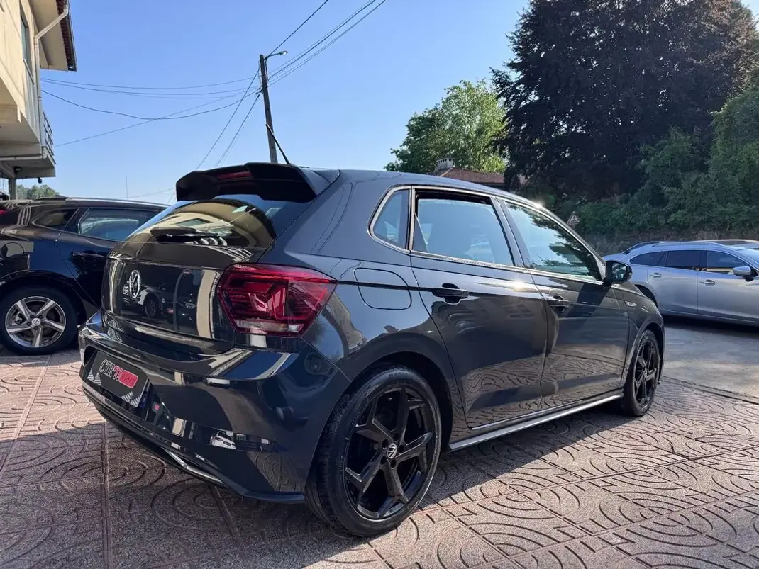Volkswagen Polo 2018 - 14900 EUR, 186328 km - 186328km - foto 31 de 32