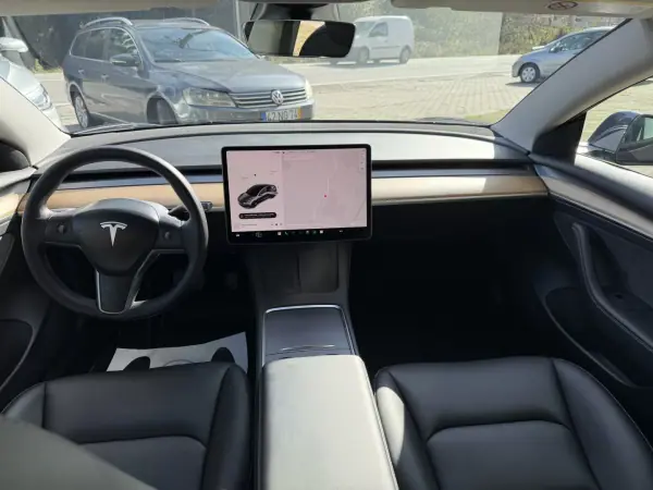 Tesla Model 3 2022 - 29900 EUR, 95000 km - AUTO.MOTO.pt - 95000km - foto 12 de 19