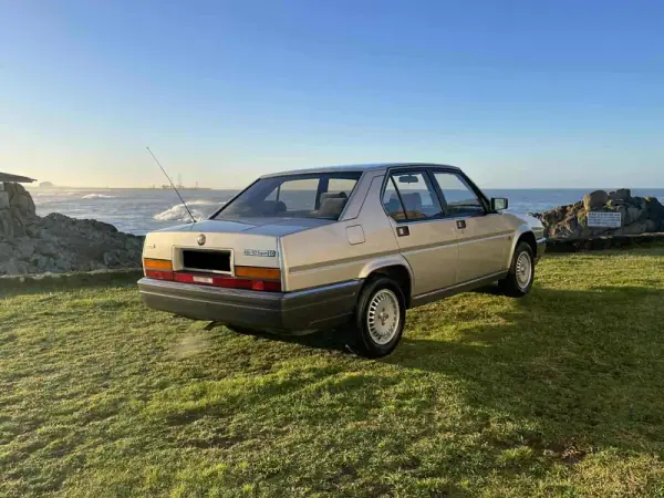 Alfa Romeo 90 1988 - 18900 EUR, 27700 km - AUTO.MOTO.pt - 27700km - foto 53 de 60