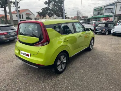 Kia e-Soul 2021 - 15900 EUR, 69728 km - AUTO.MOTO.pt - 69728km - foto 11 de 30