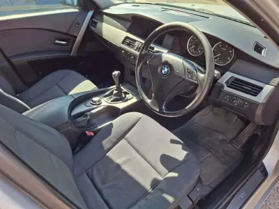 BMW 525 2004 - 5000 EUR, 293913 km - AUTO.MOTO.pt - 293913km - foto 13 de 26