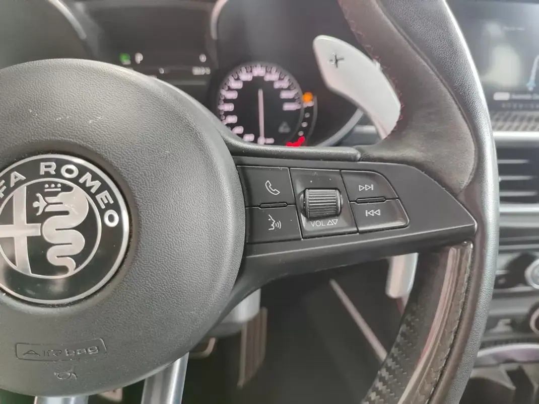 Alfa Romeo Stelvio 2021 - 63500 EUR, 68900 km - AUTO.MOTO.pt - 68900km - foto 22 de 33