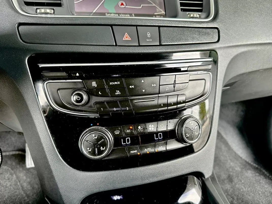 Peugeot 508 2012 - 9965 EUR, 221000 km - 221000km - foto 23 de 32