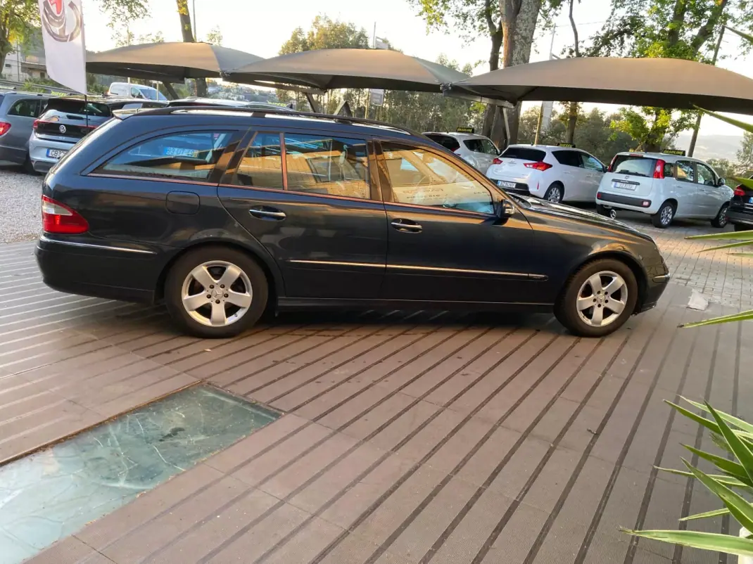 Mercedes-Benz E 220 2003 - 9250 EUR, 227900 km - AUTO.MOTO.pt - 227900km - foto 2 de 18