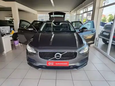 Volvo V90 2018 - 20990 EUR, 188000 km - AUTO.MOTO.pt - 188000km - foto 18 de 35