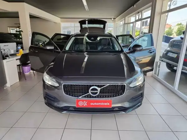 Volvo V90 2018 - 20990 EUR, 188000 km - AUTO.MOTO.pt - 188000km - foto 18 de 35