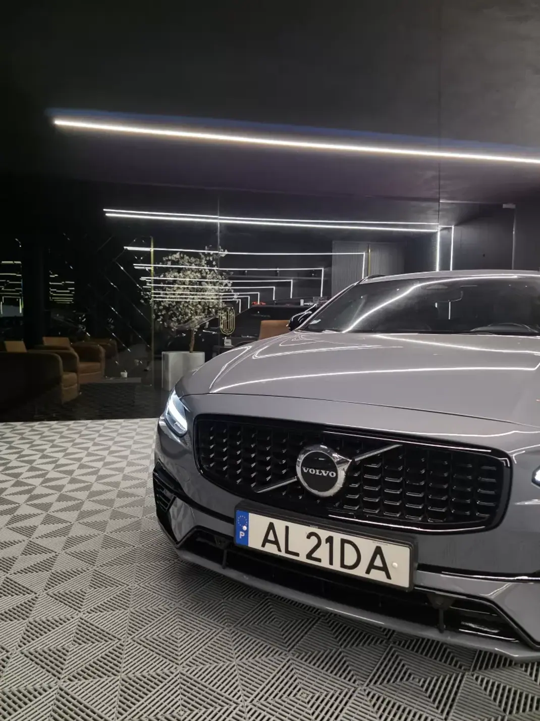 Volvo V90 2021 - 33750 EUR, 125000 km - 125000km - foto 4 de 27