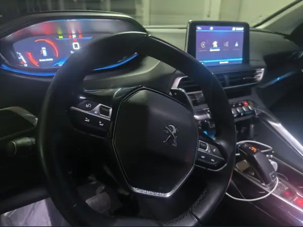 Peugeot 5008 allure pack 2019 Diesel