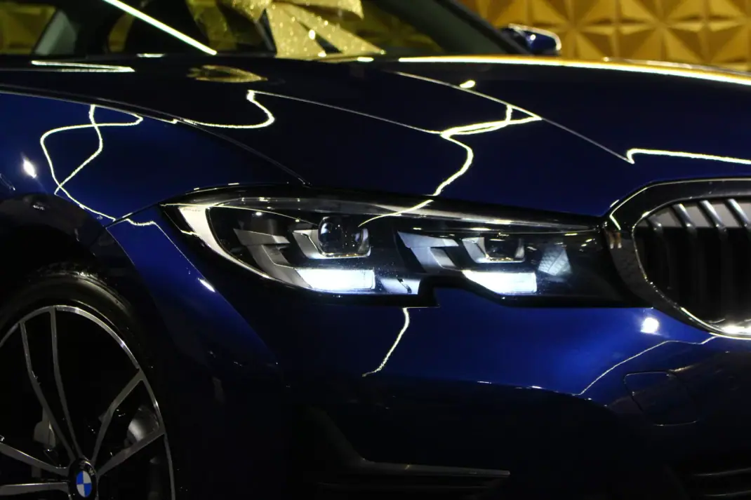BMW 330e 2019 - 23900 EUR, 106000 km - AUTO.MOTO.pt - 106000km - foto 7 de 25