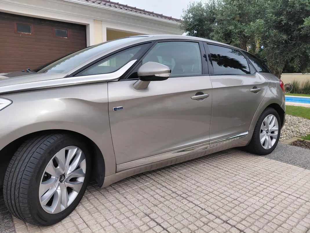 DS DS5 2013 - 8299 EUR, 254000 km - 254000km - foto 3 de 11