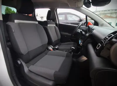 Citroën C3 Aircross 2018 - 12990 EUR, 97500 km - AUTO.MOTO.pt - 97500km - foto 23 de 36