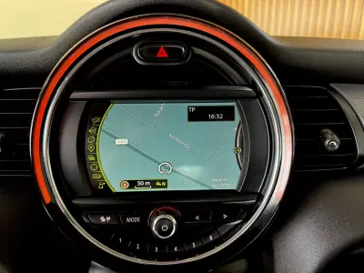 MINI One 2016 - 11900 EUR, 133000 km - AUTO.MOTO.pt - 133000km - foto 59 de 86