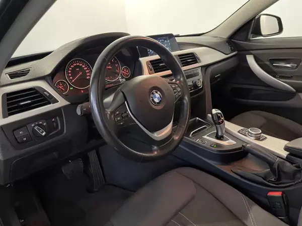 BMW 418 Gran Coupé 2020 - 23500 EUR, 79000 km - AUTO.MOTO.pt - 79000km - foto 12 de 31