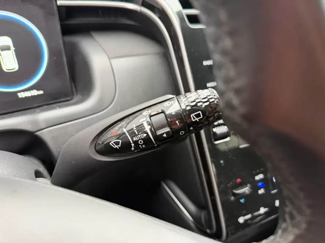 Hyundai Tucson 2022 - 23900 EUR, 154418 km - AUTO.MOTO.pt - 154418km - foto 8 de 21