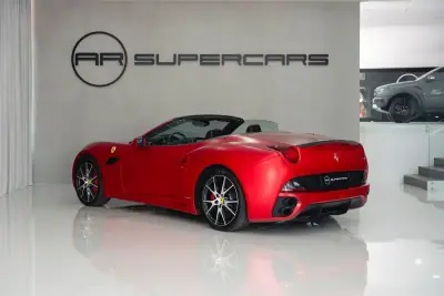 Ferrari California 2010 - 114950 EUR, 60515 km - AUTO.MOTO.pt - 60515km - foto 15 de 37