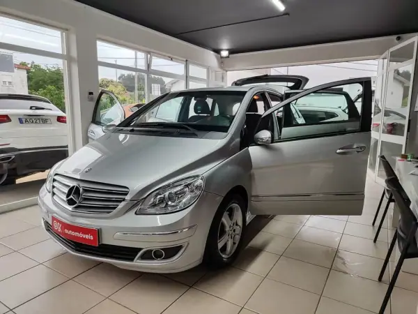 Mercedes-Benz B 200 2006 - 8250 EUR, 190000 km - AUTO.MOTO.pt - 190000km - foto 23 de 34