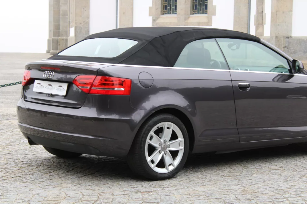 Audi A3 Cabrio 2009 - 11990 EUR, 180000 km - AUTO.MOTO.pt - 180000km - foto 41 de 42