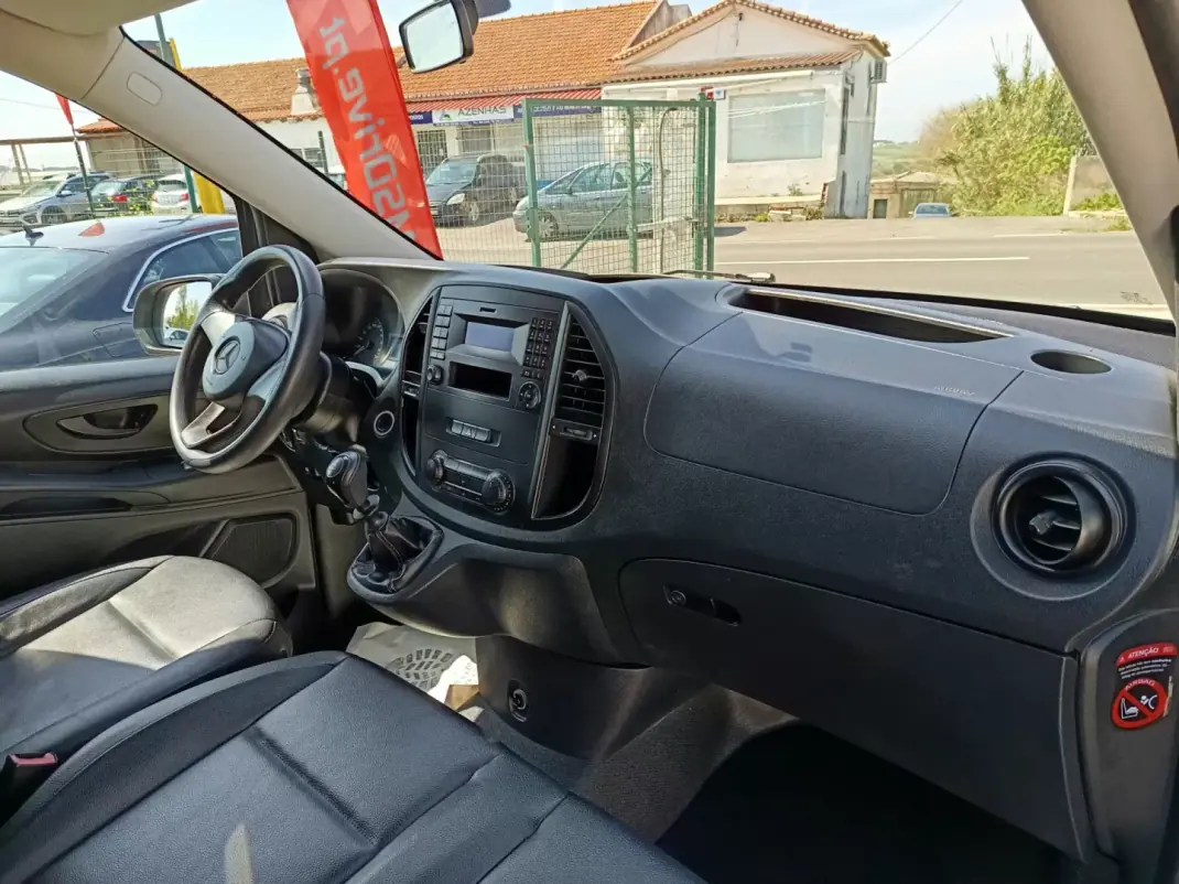 Mercedes-Benz Vito Tourer 2018 - 20324 EUR, 210000 km - AUTO.MOTO.pt - 210000km - foto 7 de 9