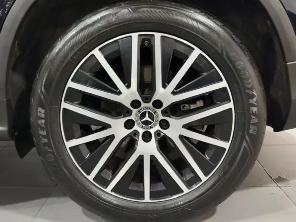 Mercedes-Benz GLC 300 2021 - 52500 EUR, 117200 km - AUTO.MOTO.pt - 117200km - foto 8 de 21