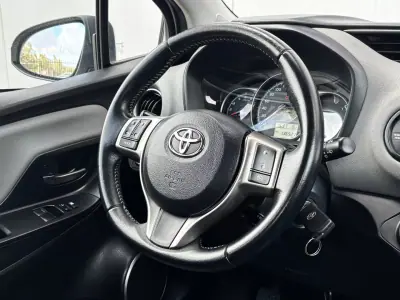 Toyota Yaris 2016 - 13500 EUR, 135000 km - AUTO.MOTO.pt - 135000km - foto 14 de 35