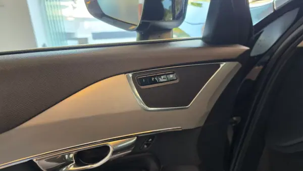 Volvo XC 90 2016 - 27900 EUR, 185393 km - AUTO.MOTO.pt - 185393km - foto 38 de 58