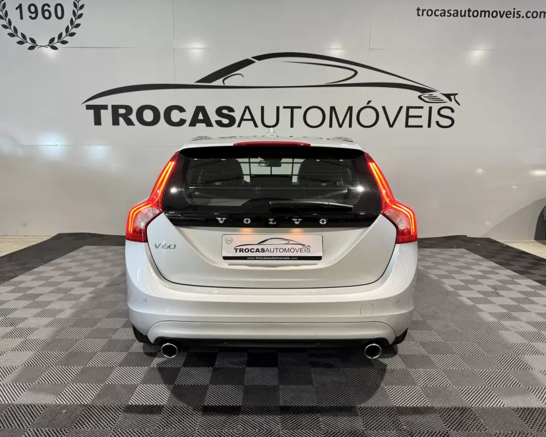 Volvo V60 2016 - 13900 EUR, 265393 km - 265393km - foto 12 de 44