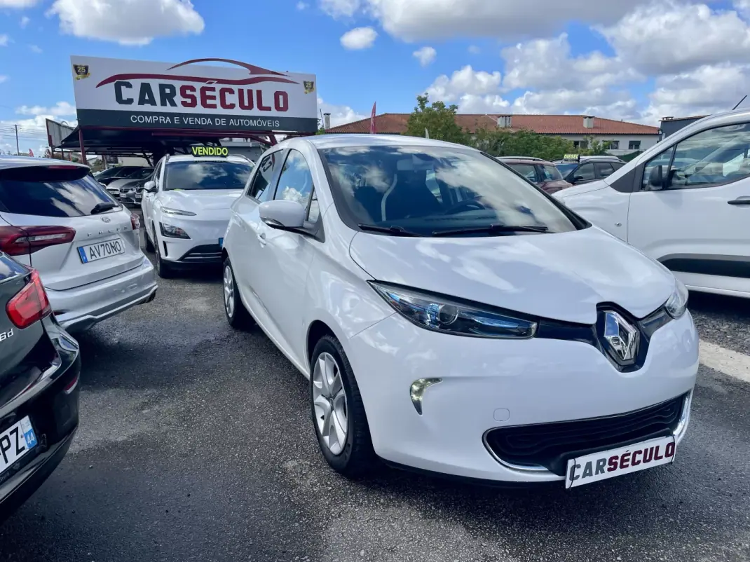 Renault Zoe 2019 - 12750 EUR, 46662 km - AUTO.MOTO.pt - 46662km - foto 2 de 32