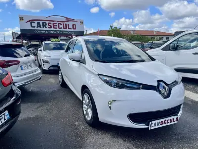 Renault Zoe 2019 - 12750 EUR, 46662 km - AUTO.MOTO.pt - 46662km - foto 2 de 32