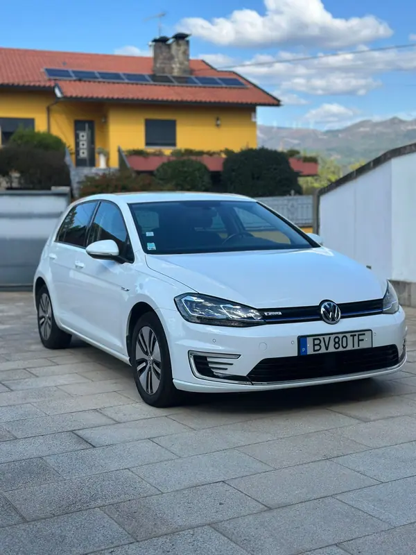 Volkswagen e-Golf 2019 - 12500 EUR, 104000 km - 104000km - foto 2 de 6