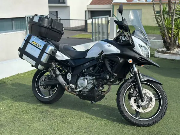 Suzuki V-Strom 1000 2013 - 5490 EUR, 49970 km - AUTO.MOTO.pt - 49970km - foto 2 de 16