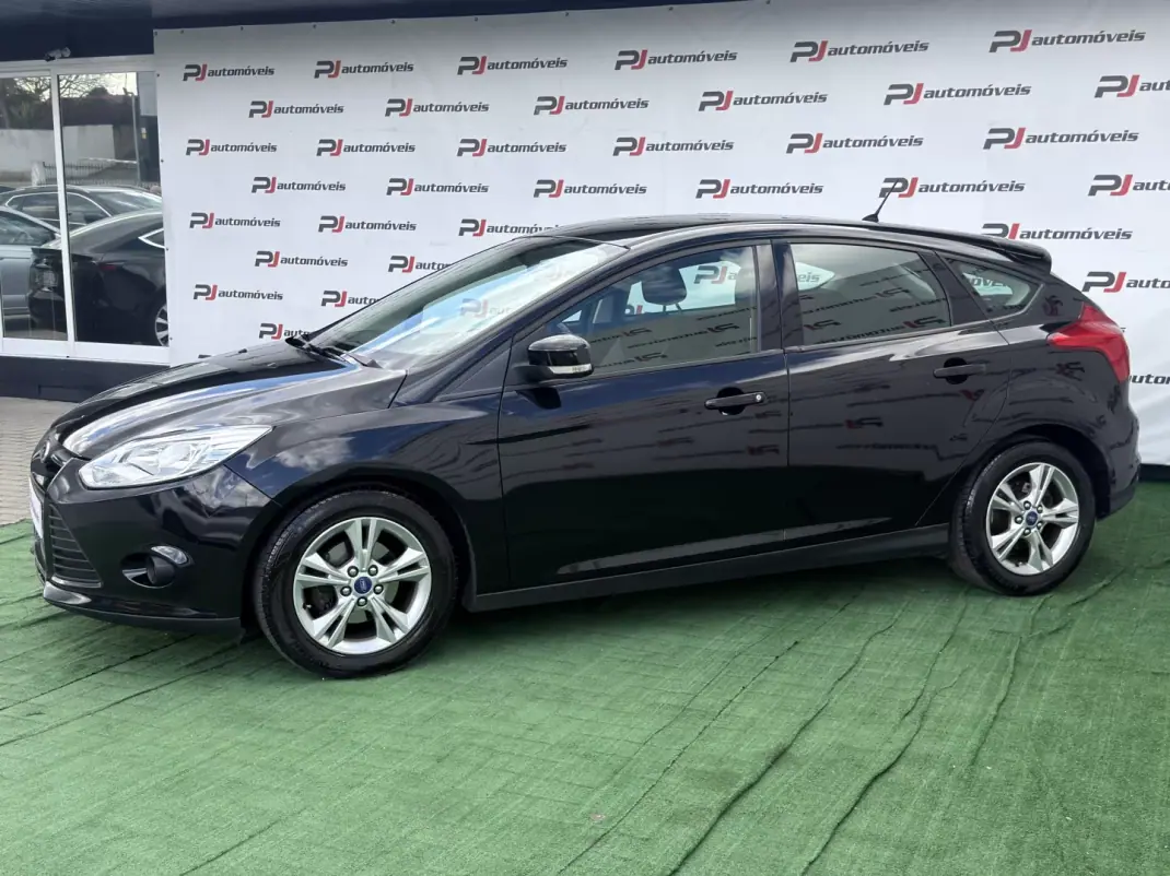 Ford Focus 2012 - 8500 EUR, 203000 km - AUTO.MOTO.pt - 203000km - foto 2 de 16