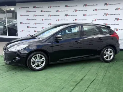 Ford Focus 2012 - 8500 EUR, 203000 km - AUTO.MOTO.pt - 203000km - foto 2 de 16