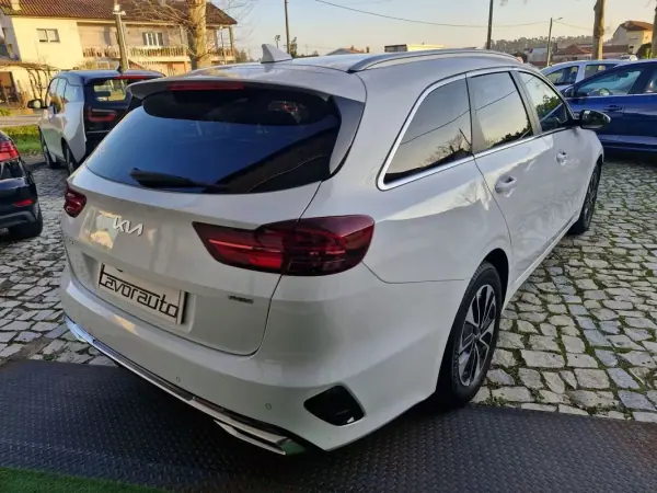 Kia Ceed SW 2023 - 23500 EUR, 82000 km - AUTO.MOTO.pt - 82000km - foto 7 de 42
