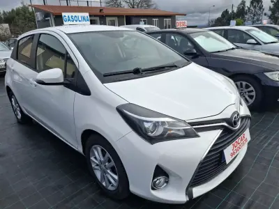 Toyota Yaris 2016 - 12950 EUR, 119678 km - AUTO.MOTO.pt - 119678km - foto 4 de 15