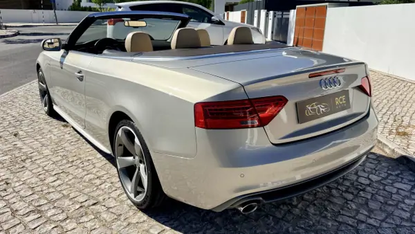 Audi A5 Cabrio 2015 - 23900 EUR, 128555 km - AUTO.MOTO.pt - 128555km - foto 3 de 61