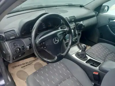Mercedes-Benz C 220 2001 - 7900 EUR, 280000 km - AUTO.MOTO.pt - 280000km - foto 10 de 11