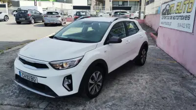 Kia Stonic 2022 - 15500 EUR, 87000 km - AUTO.MOTO.pt - 87000km - foto 7 de 35