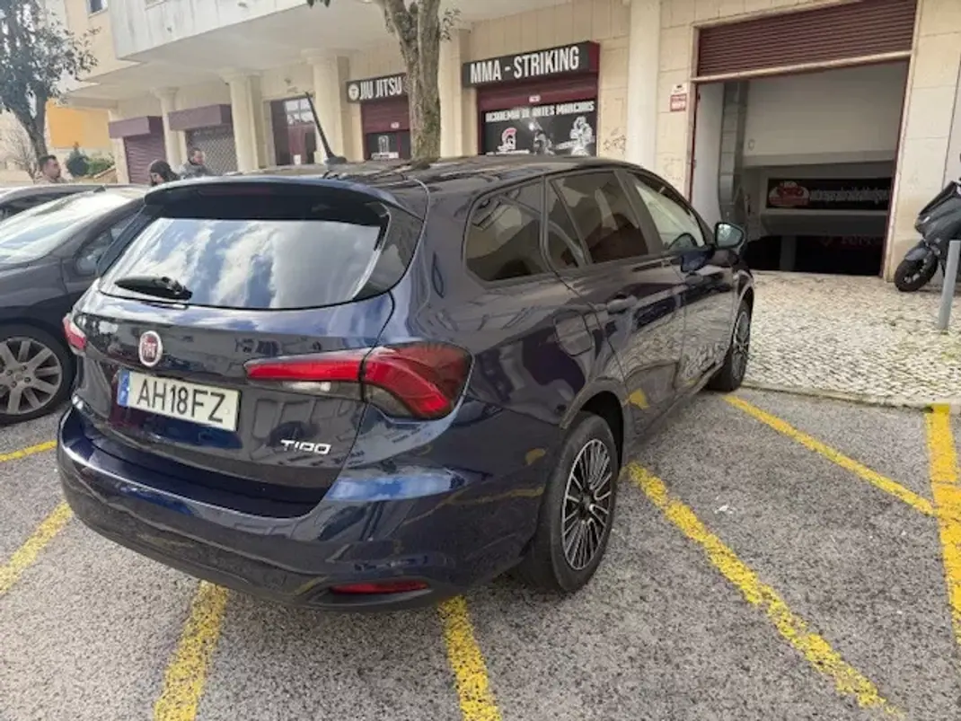 Fiat Tipo Station Wagon 2021 - 10750 EUR, 98000 km - AUTO.MOTO.pt - 98000km - foto 12 de 28