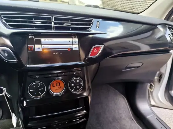Citroën C3 2015 - 7480 EUR, 127000 km - AUTO.MOTO.pt - 127000km - foto 6 de 28