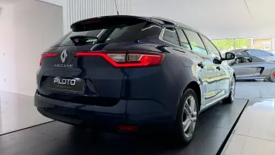 Renault Mégane Sport Tourer 2017 - 10990 EUR, 233602 km - AUTO.MOTO.pt - 233602km - foto 12 de 29