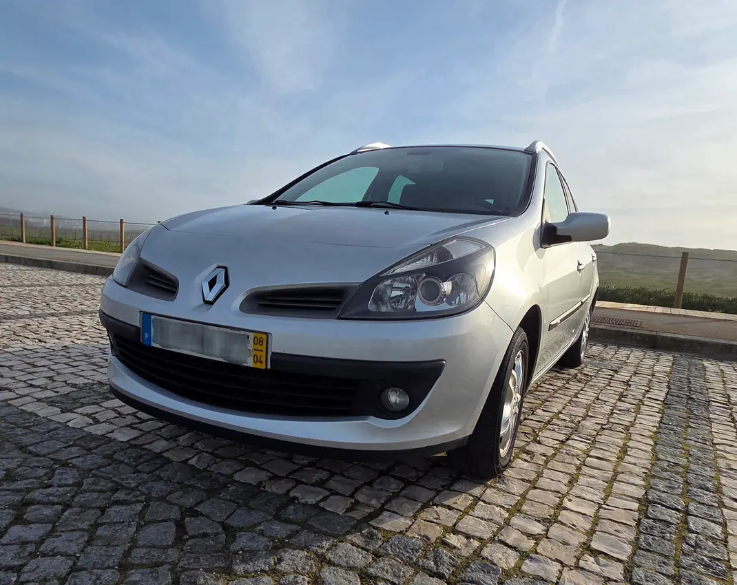 Renault Clio 2008 - 3990 EUR, 199500 km - AUTO.MOTO.pt - 199500km - foto 3 de 19