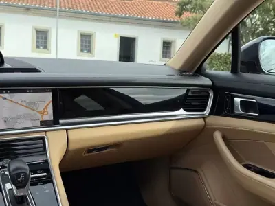 Porsche Panamera Sport Turismo 2018 - 64999 EUR, 128000 km - AUTO.MOTO.pt - 128000km - foto 17 de 27
