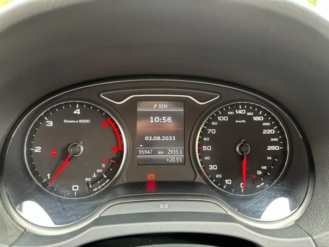 Audi A3 Cabrio 2015 - 25500 EUR, 115000 km - AUTO.MOTO.pt - 115000km - foto 19 de 33