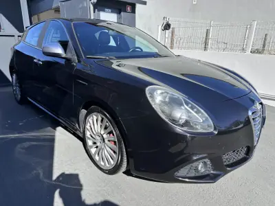 Alfa Romeo Giulietta 2011 - 6900 EUR, 220000 km - AUTO.MOTO.pt - 220000km - foto 3 de 29